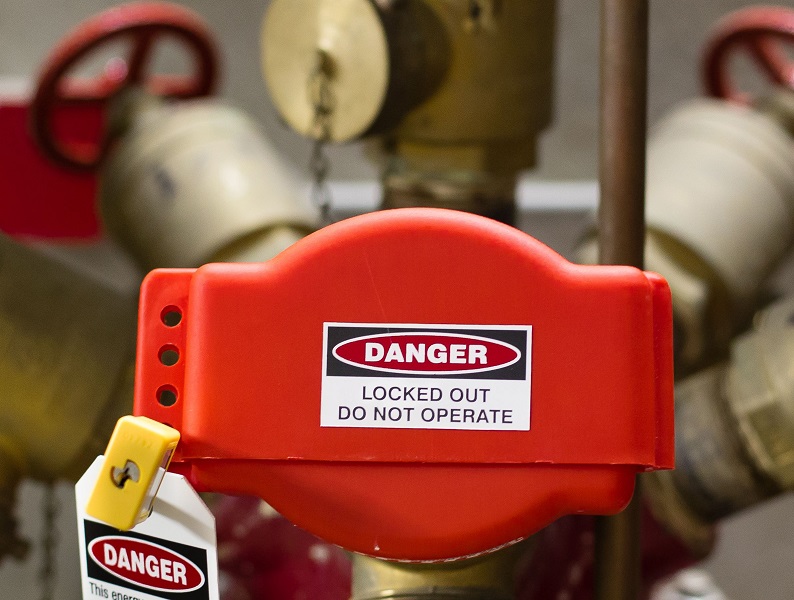 Two-Piece Adjustable Gate Valve Lockout Fits 1" to 6 1/2" Valve Handles