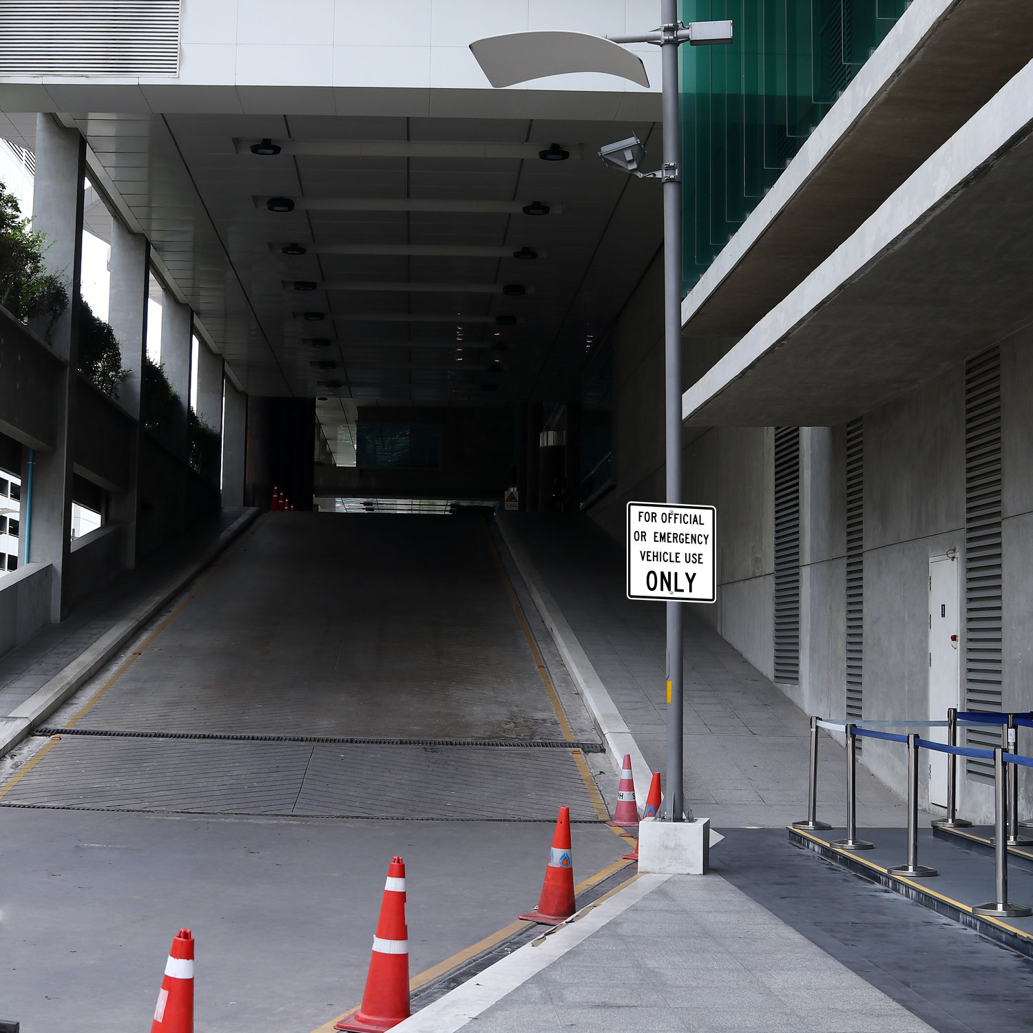 Texas For Official Or Emergency Vehicle Use Only Sign