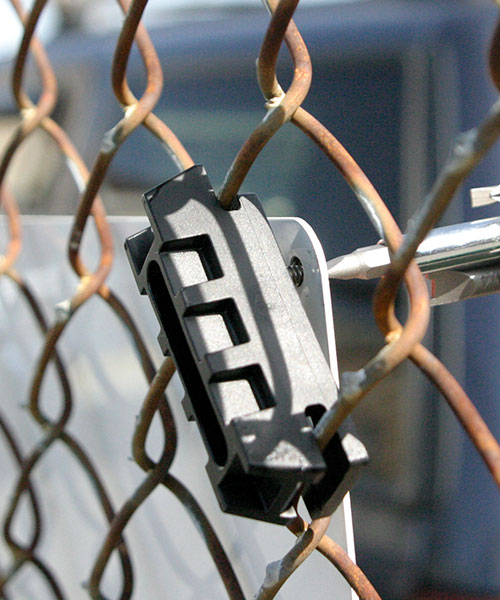 Tamper Resistant SignGuardian™ 10/24 Chain Link Fence Bracket